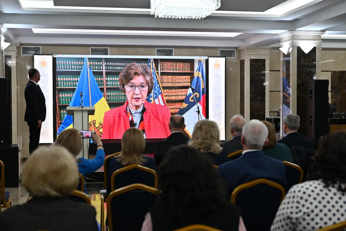 Donație de echipament tehnic din Carolina de Nord